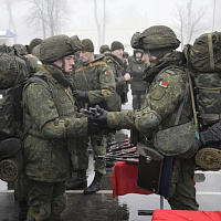 Вручили боевое оружие