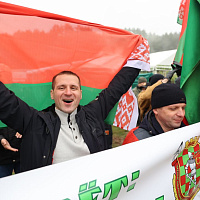 И пером и топором!