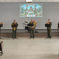  Командование 147 зрп поздравили представительниц прекрасного пола с предстоящим праздником