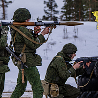 Курсанты совершенствуют свои умения в обращении РПГ-7 на полигоне Военной академии