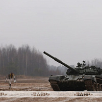 Занятие по вождению танка Т-72Б с личным составом одного из танковых подразделений 120 омбр