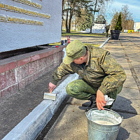 Гвардейцы 120 омбр навели порядок на мемориальном комплексе «Боевой путь гвардейцев»