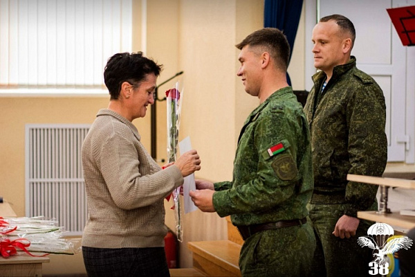 В 38 одшбр прошло чествование матерей лучших военнослужащих