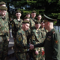 Парни возвращаются домой