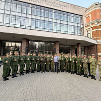 На военно-транспортном факультете в БелГУТ прошла акция «Подари фликер сослуживцу»