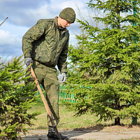 Военнослужащие 120 омбр приняли участие в субботнике