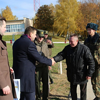 А ну-ка, сыновья и папы!