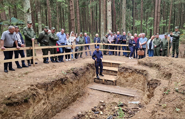 Личный состав Научно-исследовательского института Вооруженных Сил посетил урочище Уручье