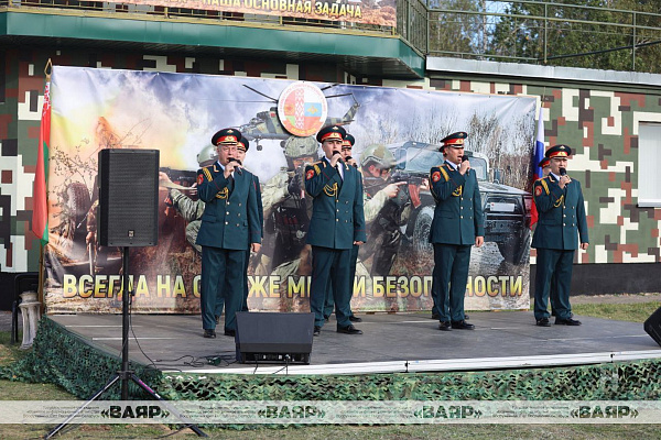 На полигоне под Борисовом состоялся праздничный концерт 