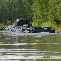 Военнослужащие 38 одшбр оттачивают мастерство в ходе преодоления водной преграды