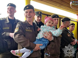 Военнослужащие 72 ОУЦ посетили воспитанников Борисовского специализированного дома ребёнка
