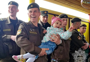 Военнослужащие 72 ОУЦ посетили воспитанников Борисовского специализированного дома ребёнка