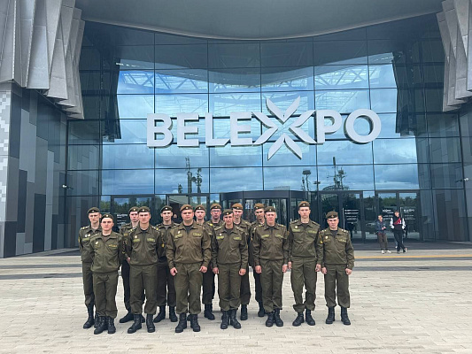 Военнослужащие 120 омбр посетили экспозицию «Дорога к Победе»