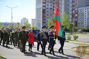 Брестские десантники поздравили ветеранов