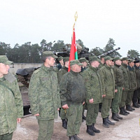 Гвардейцев встречали с оркестром