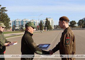 В 6 омбр состоялось чествование военнослужащих, выслуживших установленные сроки срочной военной службы