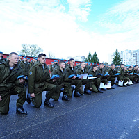 Продолжаются торжественные церемонии увольнения в запас военнослужащих срочной военной службы
