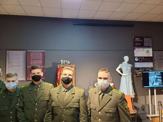 Воспитывая патриотов