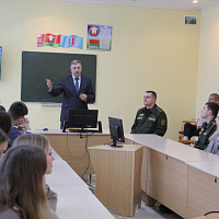 С интересом о войсках связи