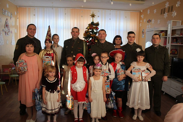 И сияли улыбки на лицах