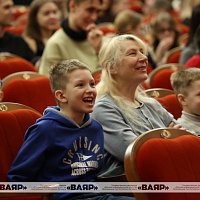 В Центральном Доме офицеров состоялось новогоднее представление для детей военнослужащих Минского гарнизона