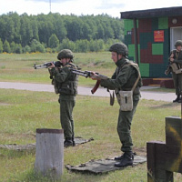 С упором на практику