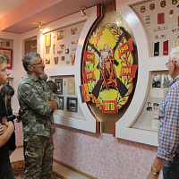 Слонимские гвардейцы принимают юных гостей