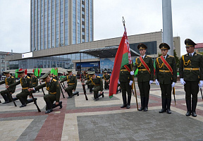 Плац-концерт роты почетного караула военно-транспортного факультета БелГУТа ко Дню народного единства