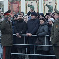 Служите достойно!