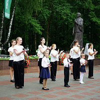 Военнослужащие 36-й дорожно-мостовой бригады приняли участие в акции «Народное возложение»