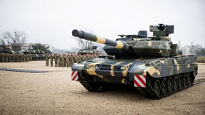 Венгерская армия получила первые танки Leopard 2A7HU