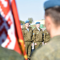 В воинских частях и соединениях Вооружённых Сил чествуют военнослужащих, выслуживших установленные сроки службы