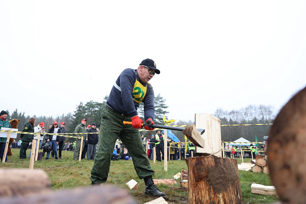 И пером и топором!