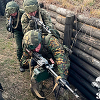 В воинских частях и соединениях проходят занятия по боевой подготовке