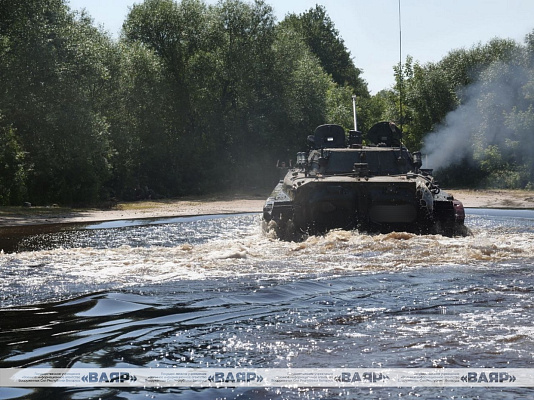 Занятие по преодолению водной преграды с военнослужащими 19 омбр
