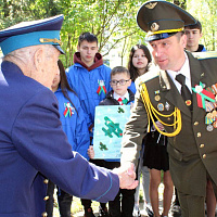 Барановичские авиаторы поздравили ветеранов