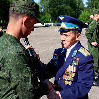 Торжественные церемонии вручения оружия и военной техники