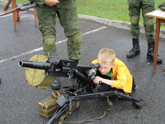 Выставка вооружения от слонимских гвардейцев