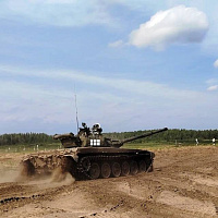 С курсантами военно-технического факультета в БНТУ прошли занятия по вождению танка