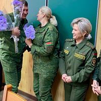  В Вооружённых Силах военнослужащие поздравили  матерей с праздником — Днём матери
