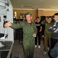 Школьники в гостях у гвардейцев