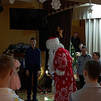 Военнослужащие 86 брс поздравили детей с наступающими праздниками