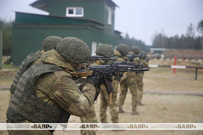 Занятия по боевой подготовке с курсантами Военной академии