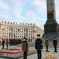 Минские суворовцы несут Вахту памяти у Вечного огня 