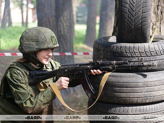 Участники проекта «Минская смена 2024» посетили 56-й отдельный полк связи  