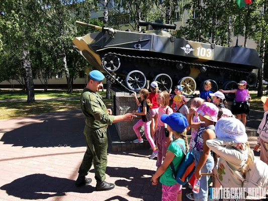 Лето с десантниками