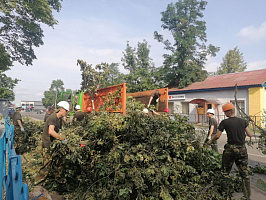 Белорусские военные продолжают оказывать помощь населению