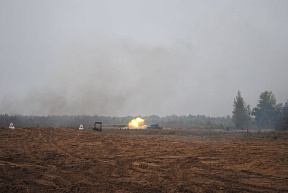 Военнослужащие одного из танковых батальонов ЗОК выполнили упражнение  контрольных стрельб из вооружения танка Т-72Б