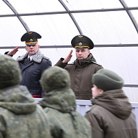 В 83 оиаэп состоялся ритуал прощания командира с Боевым Знаменем
