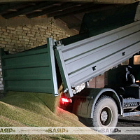 Военные водители помогают убирать урожай в хозяйствах Гомельской области